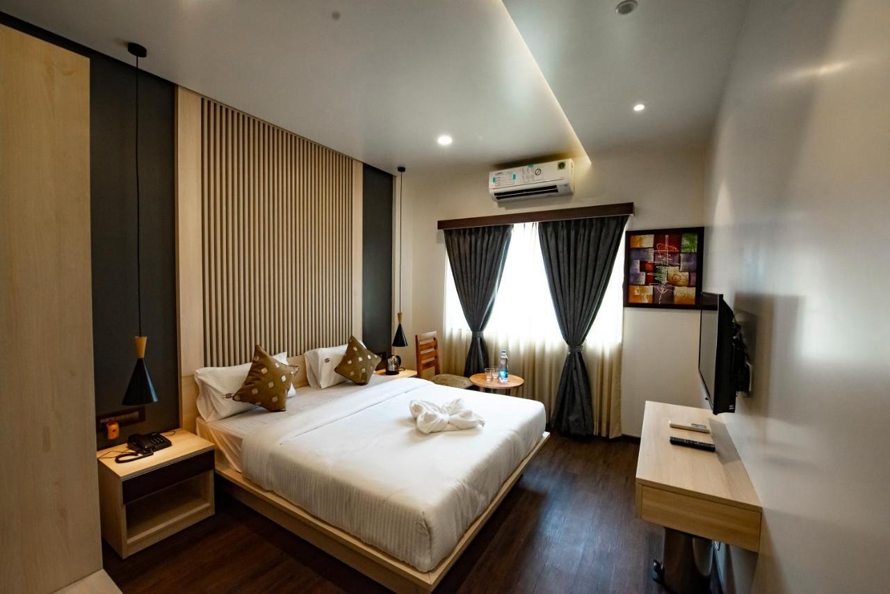The Royal Palace Hotel 400703 Navi Mumbai Exterior photo