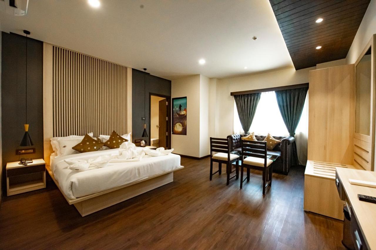 The Royal Palace Hotel 400703 Navi Mumbai Exterior photo