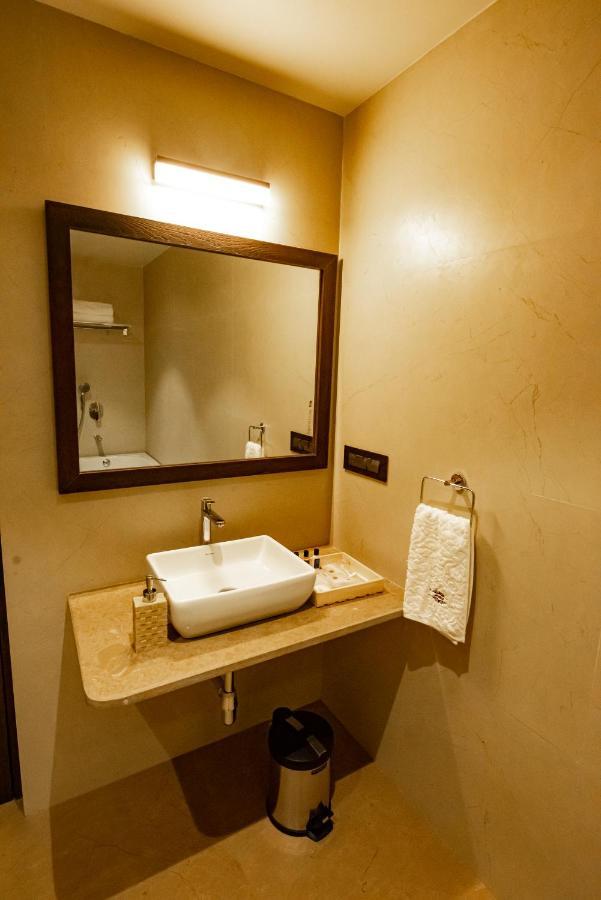 The Royal Palace Hotel 400703 Navi Mumbai Exterior photo