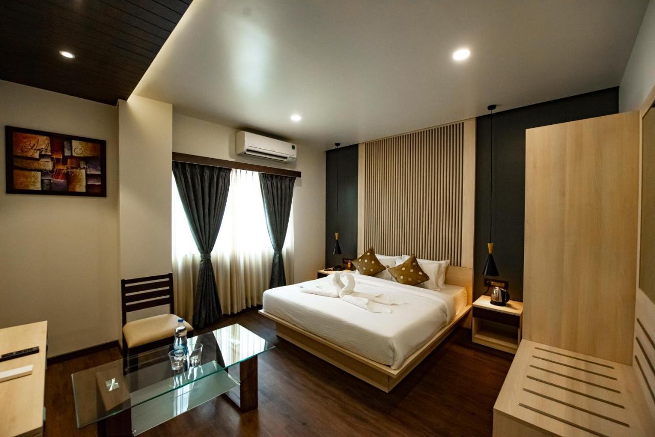 The Royal Palace Hotel 400703 Navi Mumbai Exterior photo
