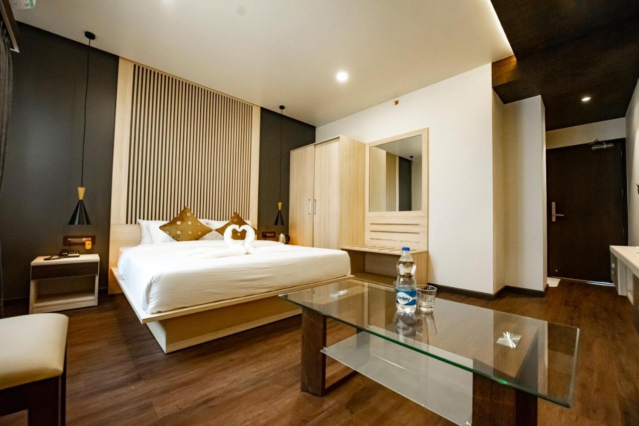The Royal Palace Hotel 400703 Navi Mumbai Exterior photo